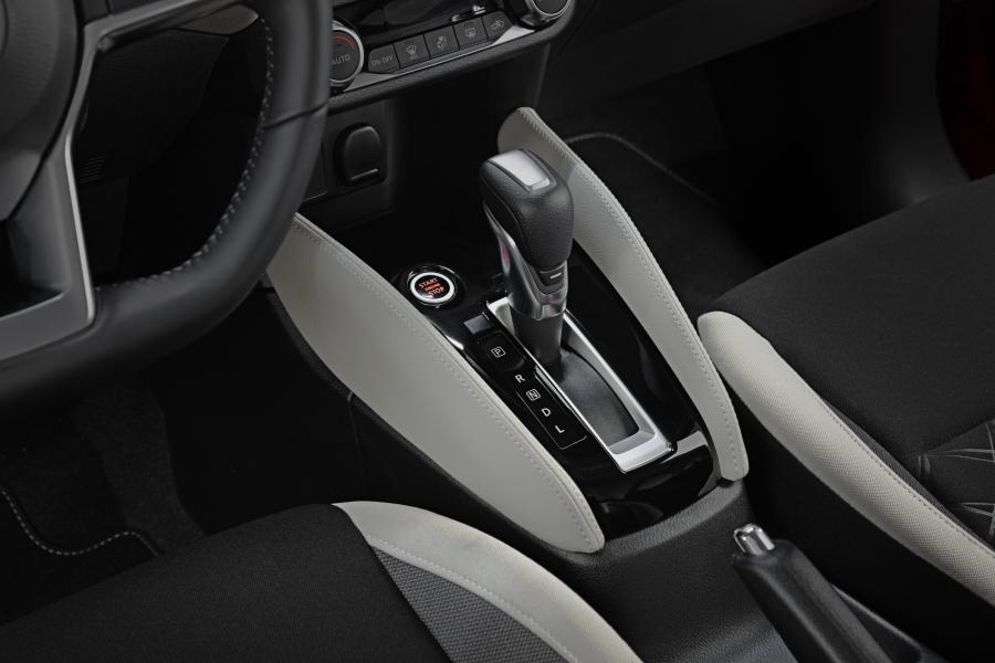 Детали интерьера Nissan Micra (K14) 2019 года  (WW) (фото 44 из 45)